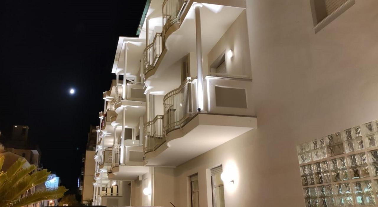 Hotel Des Bains Cattolica Luaran gambar