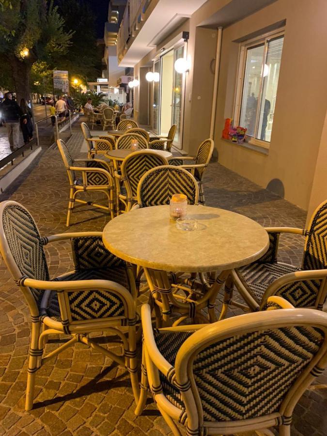 Hotel Des Bains Cattolica Luaran gambar