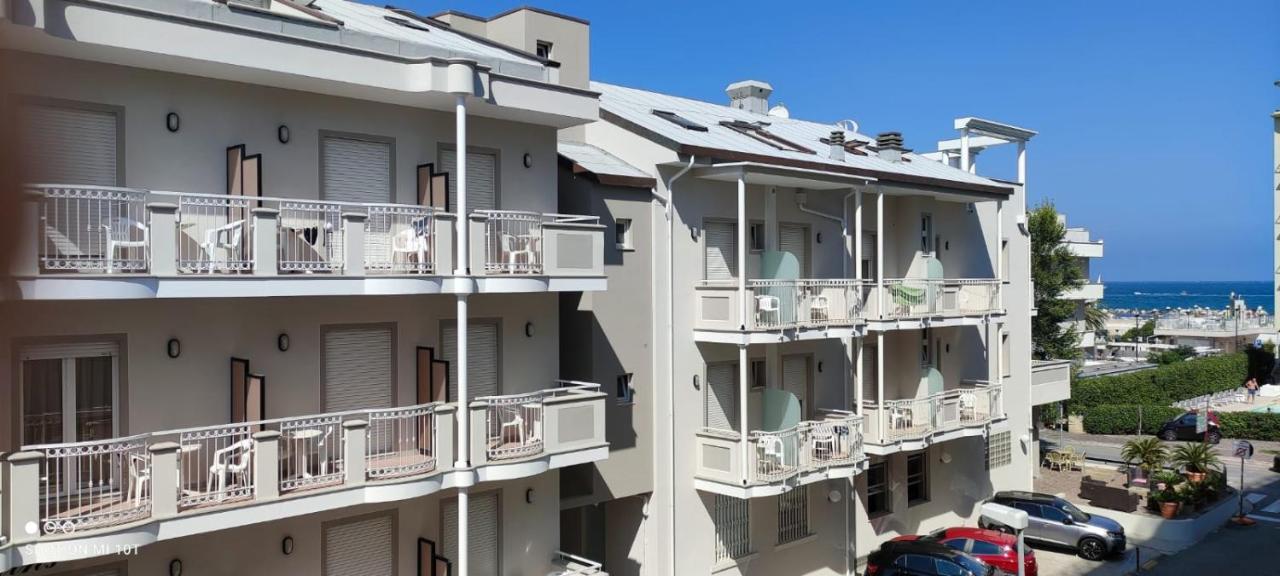 Hotel Des Bains Cattolica Luaran gambar