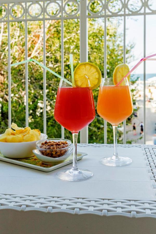 Hotel Des Bains Cattolica Luaran gambar