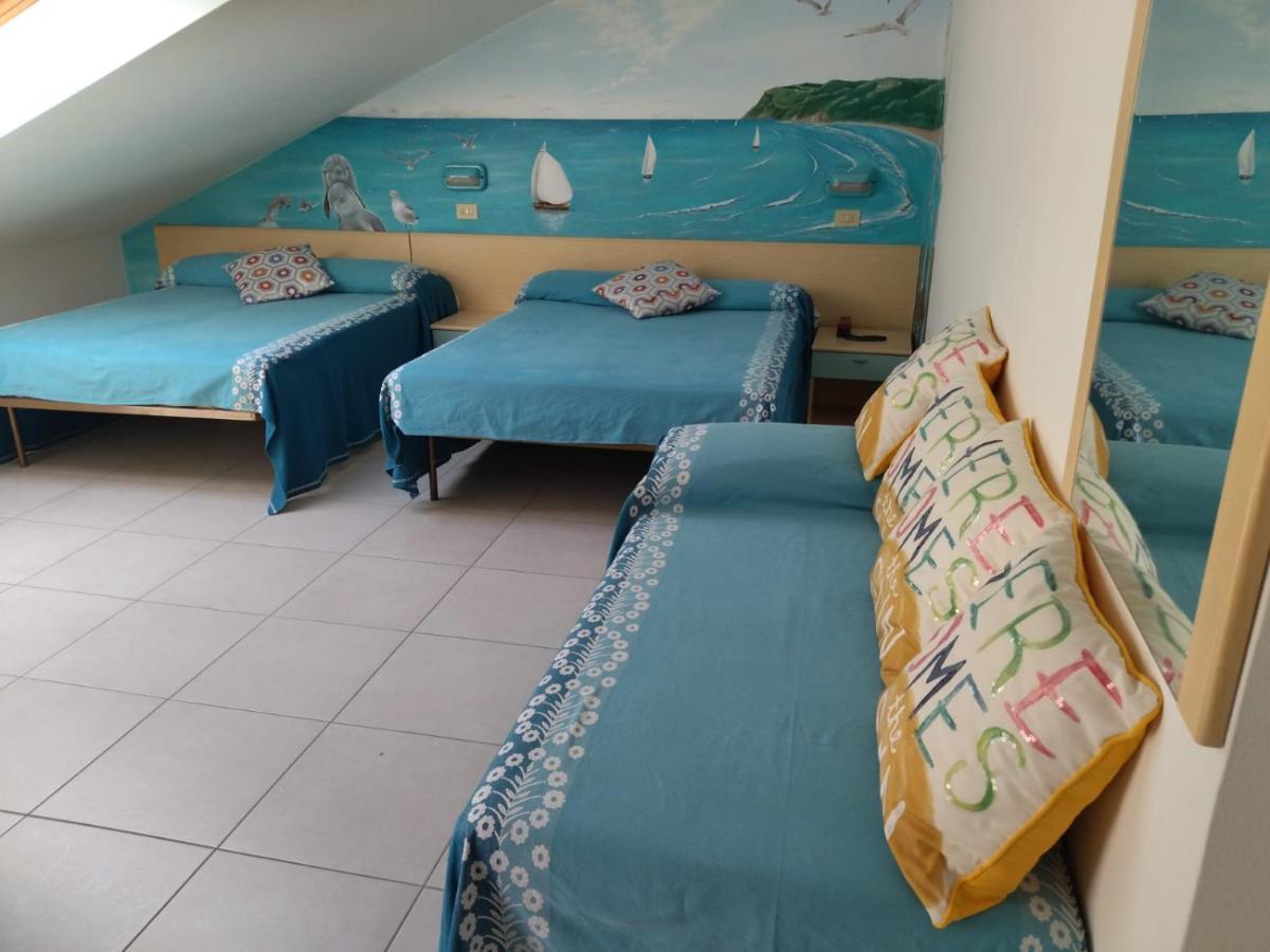 Hotel Des Bains Cattolica Luaran gambar