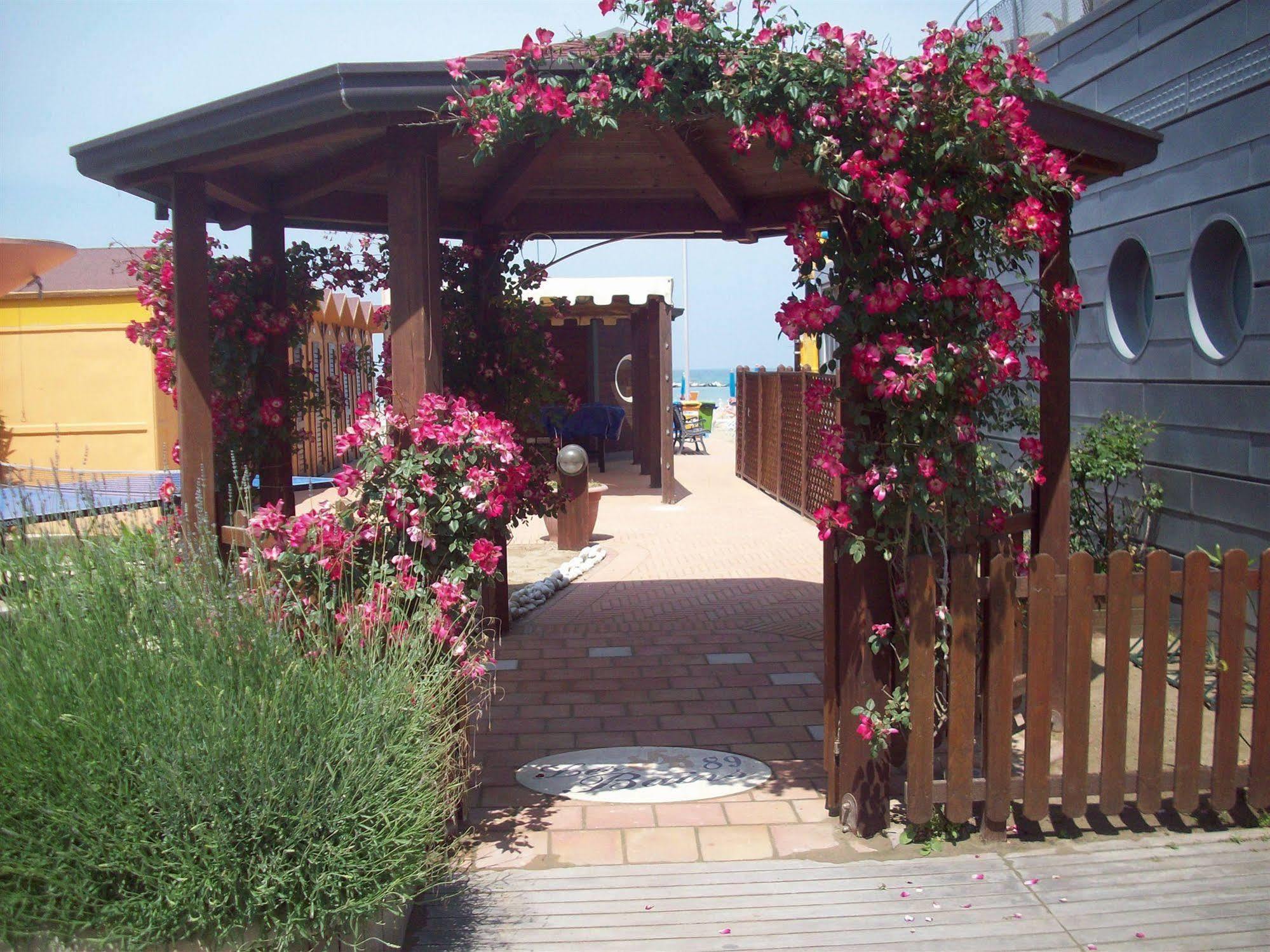 Hotel Des Bains Cattolica Luaran gambar