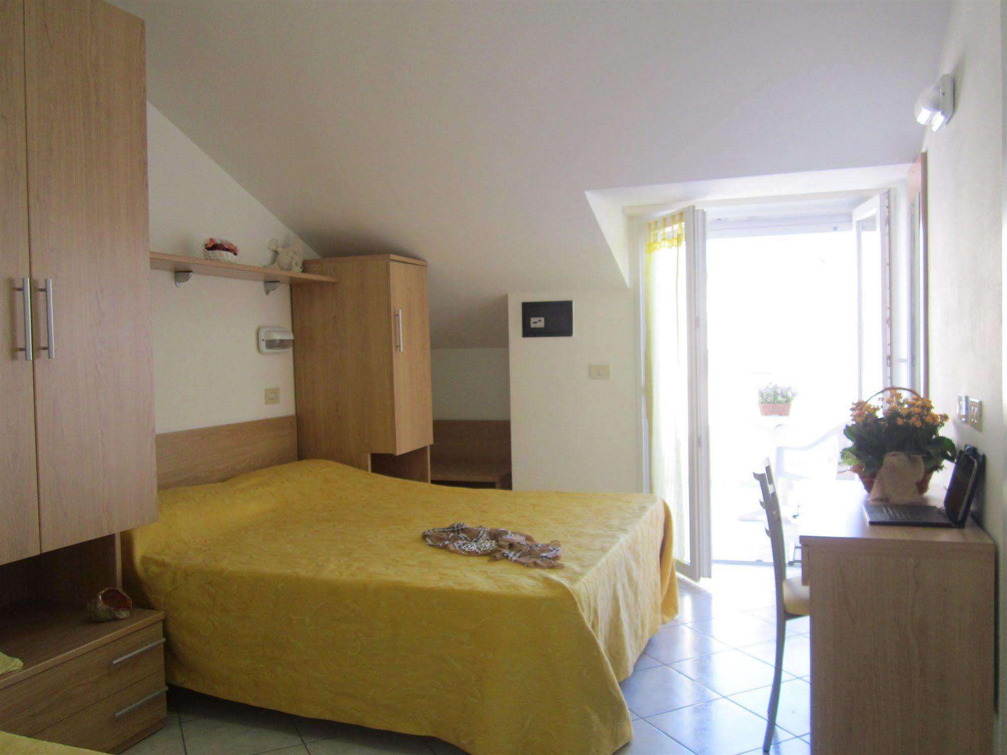 Hotel Des Bains Cattolica Luaran gambar